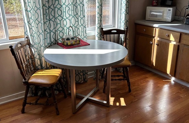 Hemlock House in Republic (South) Experience Fall Foliage and Fun Near Lake Michigan.