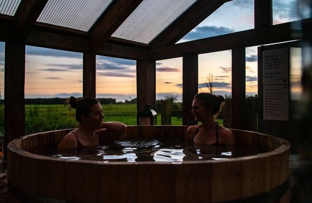 Hen Party House Sleeping 13: Private Spa & Catering