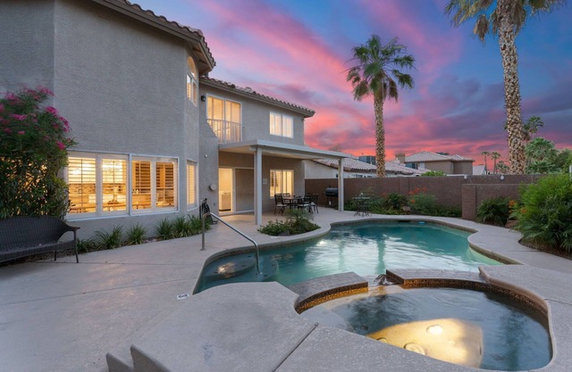 Henderson Hideaway: Poolside Retreat for 12 Guests in a Spacious Home!