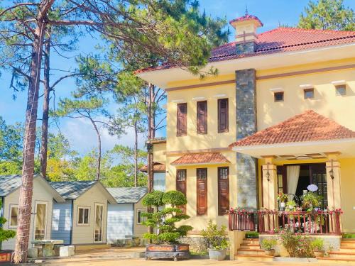 HeniSi Homestay Măng Đen Villa