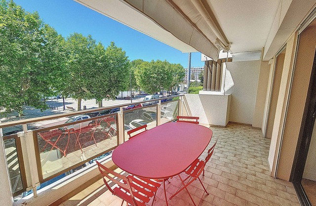 Henri Camille Real Estate- Palm Beach -Premium one bedroom with big terrace