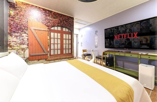 HERA DRIVE IN HOTEL