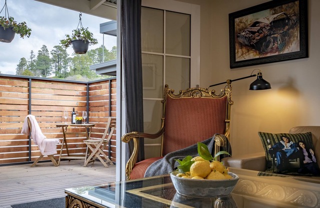 Heritage Cottage || 𝘖𝘱𝘱𝘰𝘴𝘪𝘵𝘦 𝘍𝘢𝘳𝘮𝘦𝘳𝘴 𝘈𝘳𝘮𝘴 𝘏𝘰𝘵𝘦𝘭