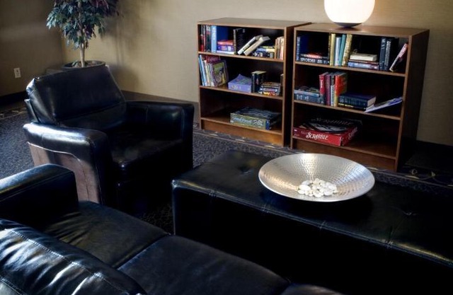 Heritage Inn & Suites - Brooks