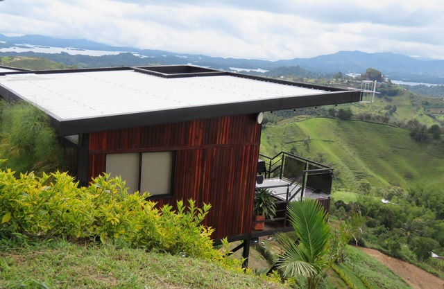Hermosa Cabaña en Guatapé con Jacuzzi y Cocina. Hermoso Paisaje