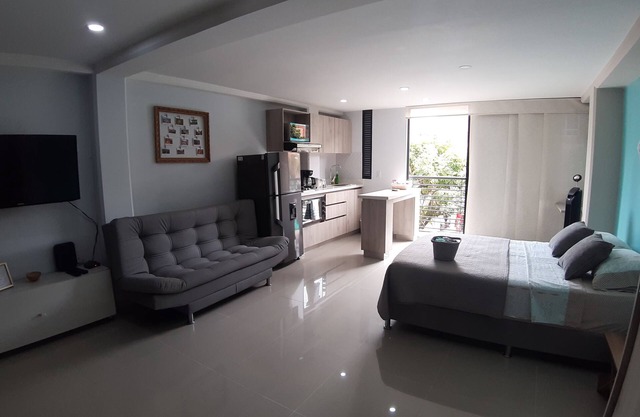 Hermoso Apartaestudio a 3 cuadras de la Estación Metro