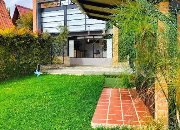 Hermoso apartamento con vista al lago