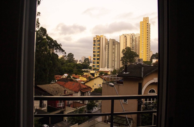 Heroes Mansion with barbecue in a gated community in Morumbi