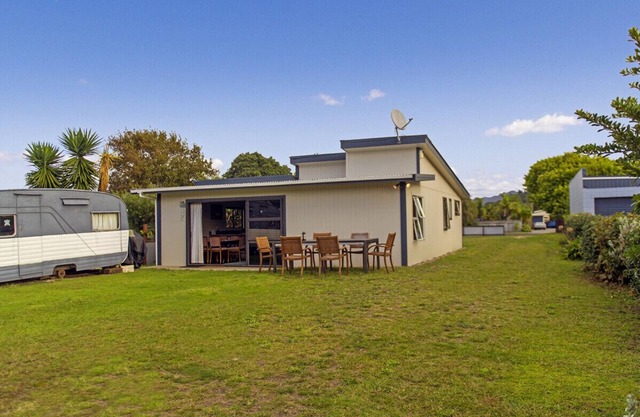 Hetherington Haven - Whangamata Holiday Home