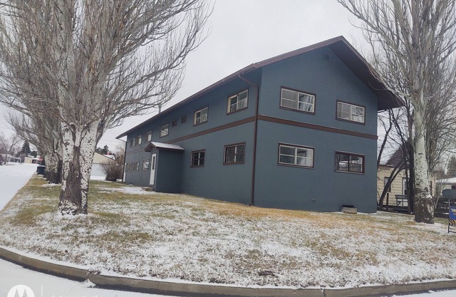 Hettinger Hunting lodge, rent by the day,week, or month walking