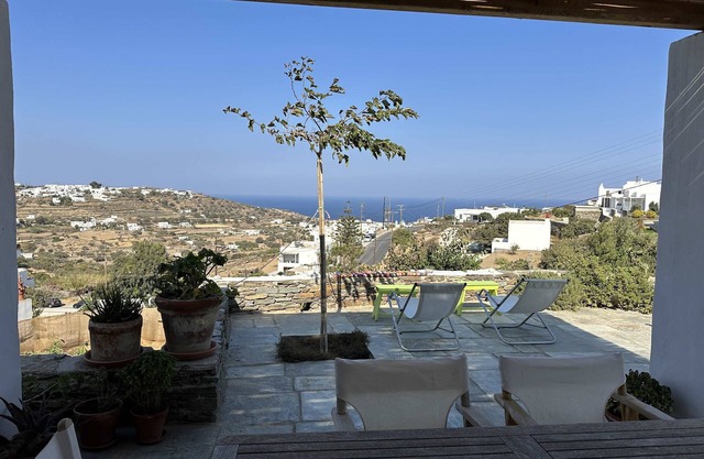 #HH02 Olive House in Apollonia
