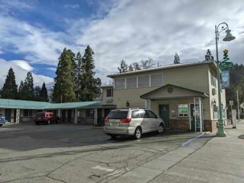 Hi-Lo Motel, Cafe and RV Park Mount Shasta Area