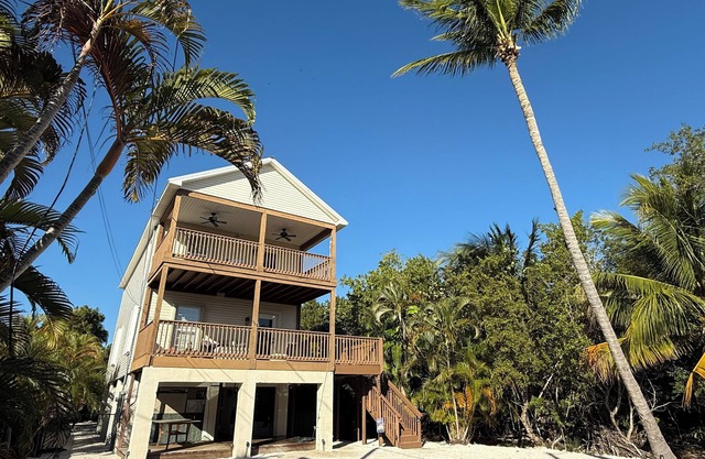 Hibiscus House - Heated Pool