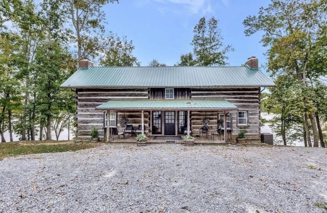 Hickory Haven - Stunning Lake Views & Private Dock