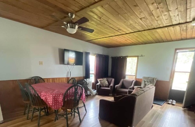 Hickory Waterfront Cottage Trent Hills 