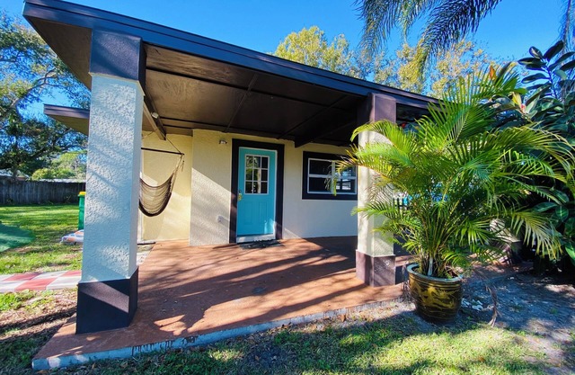 Hidden gem! Close to Space Center, Beach and Indian River Lagoon
