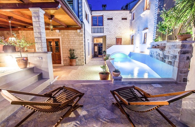Hidden Gem, Dalmatia, heated pool, near the beach