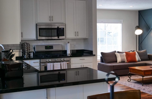 Hidden gem in Millcreek With Patio & Outdoor Fireplace