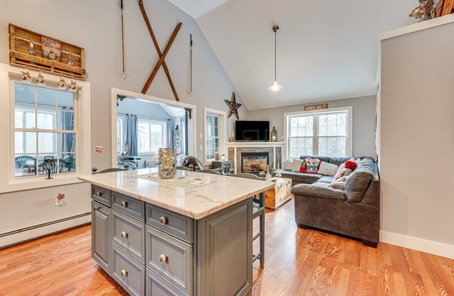 Hidden Gem! Waterville Estates home with Views!nDog friendly!