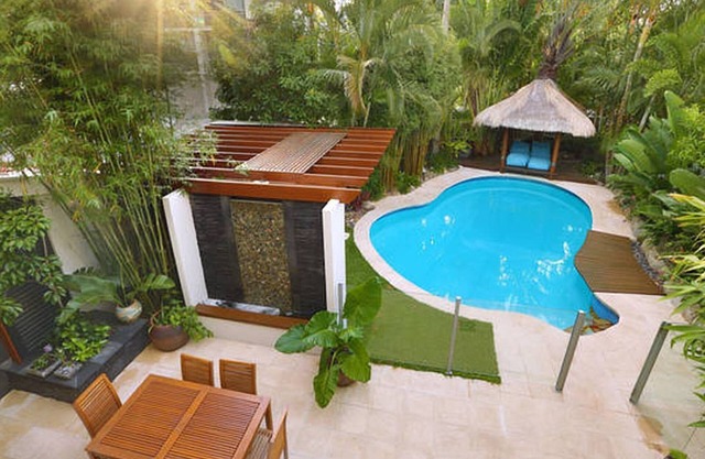 Hidden Oasis, only 300m to beach