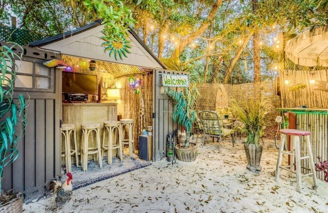 Hidden Tiki: Luxe Compound w/Pool & Paradise