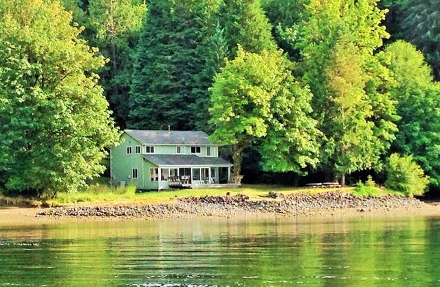 Hideaway at Cannery Point 'True Puget Sound Waterfront'