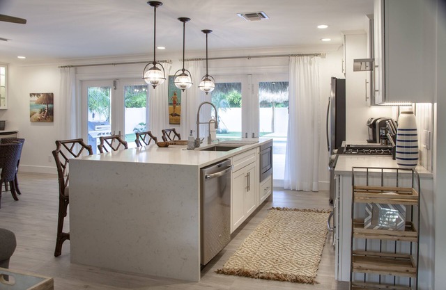 High End, Head to Toe Renovation home with Pool & Hot tub