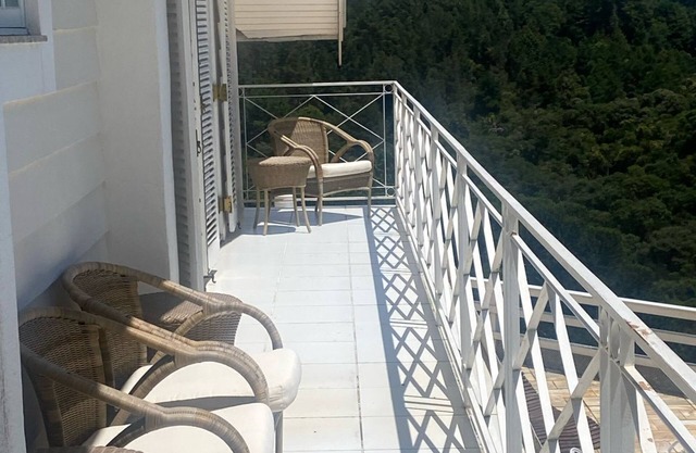 High-end home, lots of comfort, security and tranquility in the middle of nature