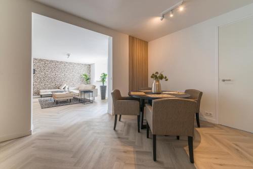 High-end Home, Near City Center And Park
