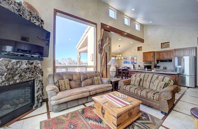 High End Southwest Luxury, Spa-like Baths, Steam Shr, Sauna, Garage,Pool,Hot Tub