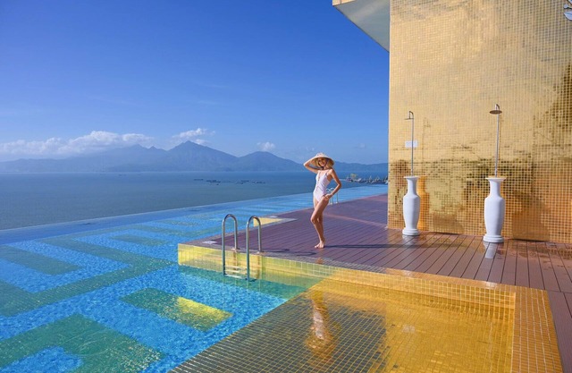 High floor Retreat: Wyndham Danang Studio with Golden Infinity Pool