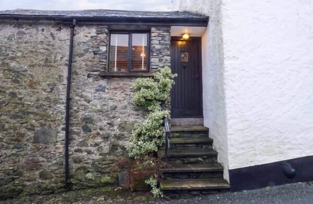 HIGH HOUSE, pet friendly, with open fire in Newton In Cartmel