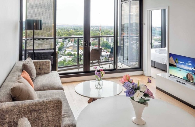 High-level 1 Bedroom Apartment in Fortitude Valley