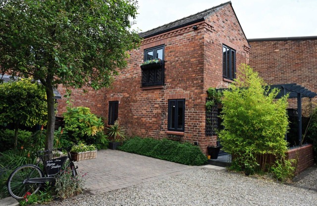 High Quality Fully Equipped Private Detached Luxury Home With River Views