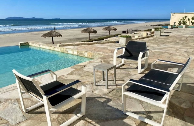 High Rise Coastal Escape Pool, Gym, Sandy Beach