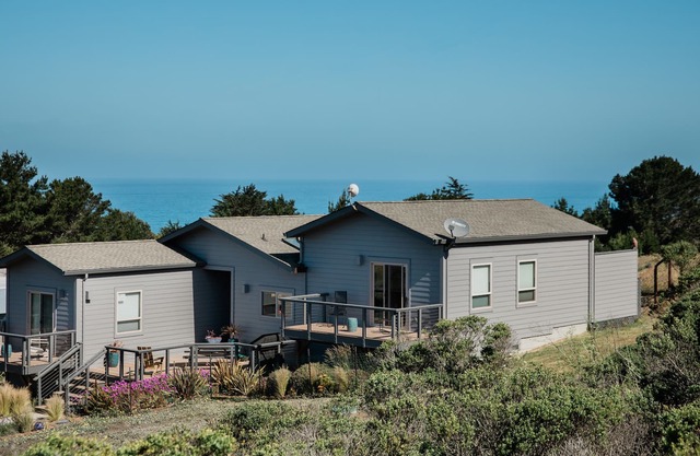 Highest Rated! Mendocino Coast Luxurious Home-Ocean/Hills/Pastoral Views