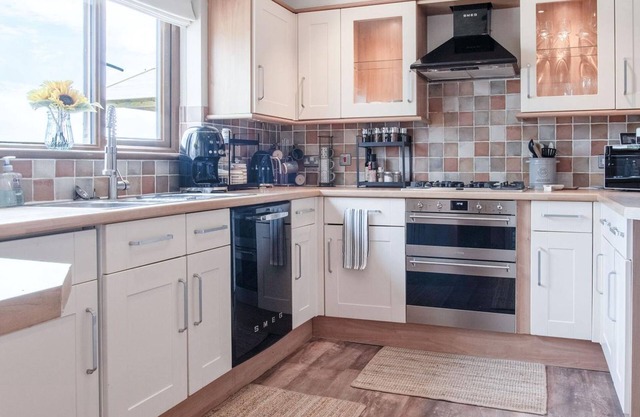 Highfield - 5 Bedroom Holiday Home - Pembroke Dock