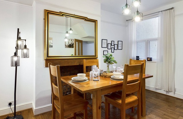 Highfield Villa - Close To Castle
