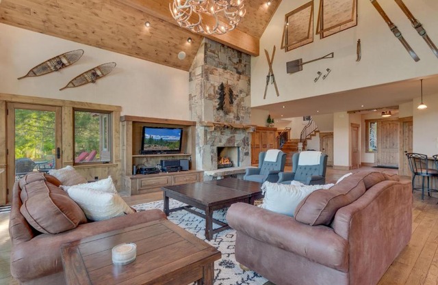 Highland Estate at Old Greenwood - Large, Luxury, Private Hot Tub & Amenity Access
