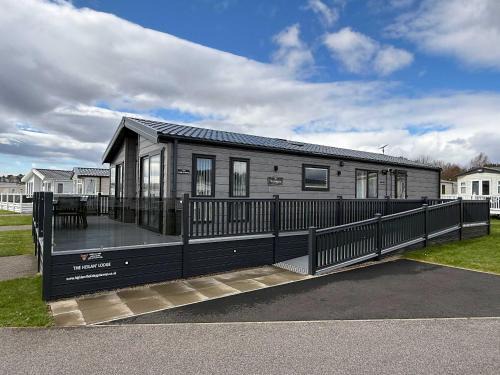Highland Holiday Getaways - The Heilan' Lodge