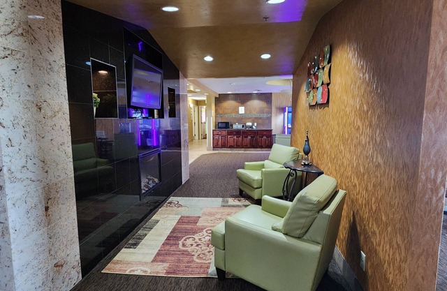 Highland Suites Minot