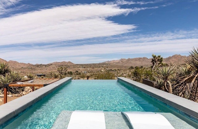 Highlands Retreat- Private Resort w/ Pool+Spa
