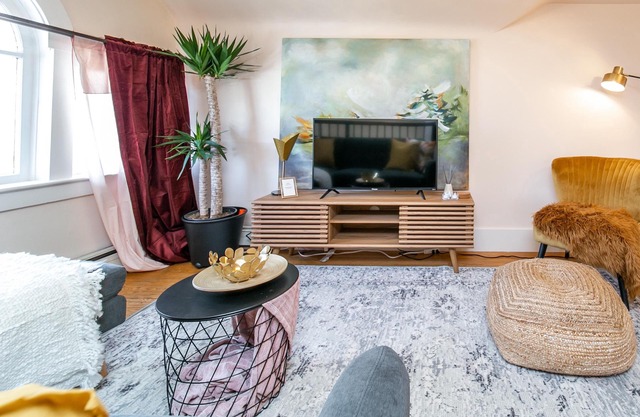 Highlands River Valley Private Luxury Suite in Historic Home