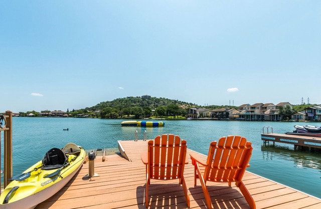 Highly rated, Horseshoe Bay lakefront townhouse, spectacular sunrise lake view
