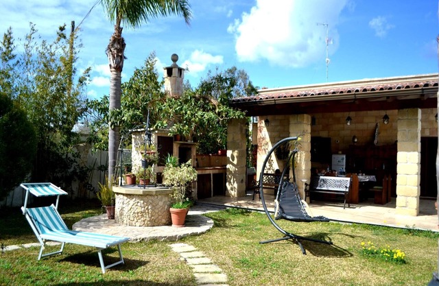Hikari villa with equipped garden and parking space in the San Foca area