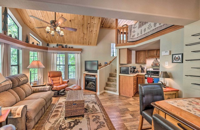 Hike, Explore & More: Show Low Cabin w/Deck