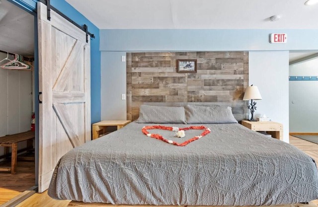 Hike White Mountain's & Relax in the Hot tub! #6