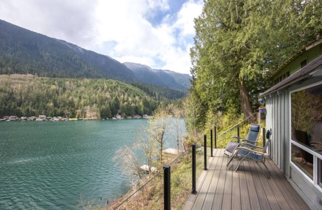 Hikers Haven At Lake Sutherland - Great exploring the North Olympic Peninsula