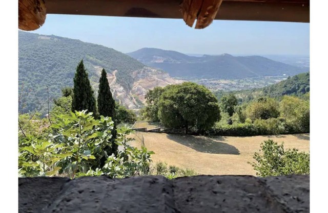 Hiking trails, Marble, Valley & Apennines views - Scenic wooden loft