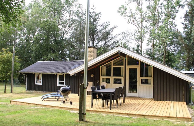 "Hildegarda" - 1km from the sea by Interhome